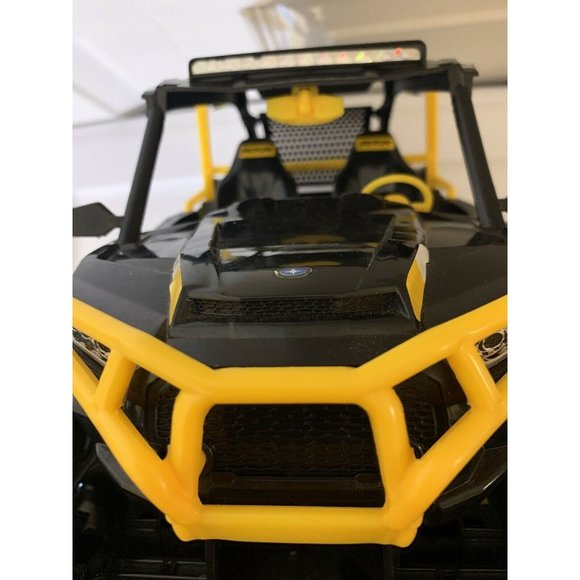 New Bright RC 1:14 Scale Polaris RZR ATV - Yellow no remote no battery cover 13” - Picture 9 of 12